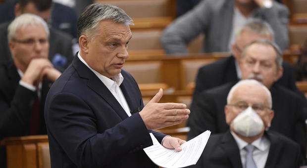 L'Ungheria da pieni poteri a Orban: avrà il potere di chiudere il Parlamento