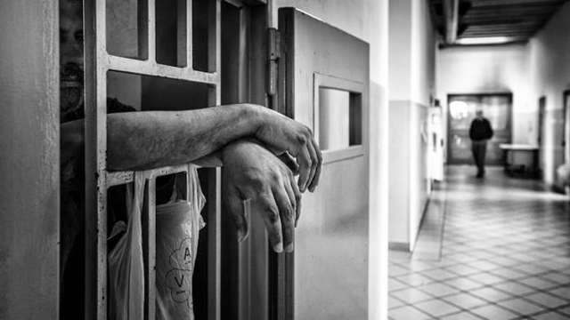 Carcere, detenuto aggredisce un agente della Polizia Penitenziaria