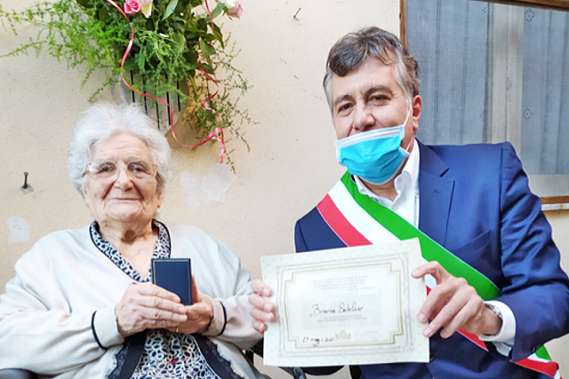 Cento candeline per la nonnina Bonarina Cadelano: è lei la nuova centenaria di Cagliari