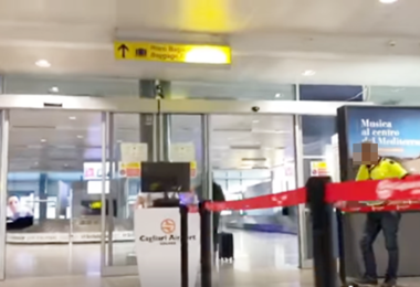 Covid, Mauro Pili (Unidos) attacca: “Ecco la verità in aeroporto, nessun controllo”. VIDEO