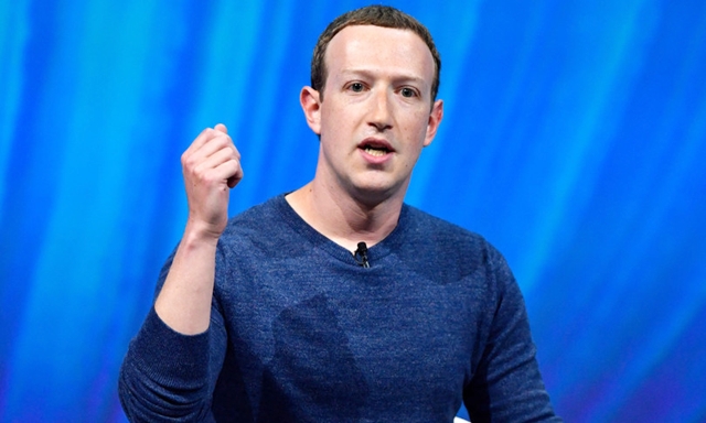 Stretta di Facebook, segnalerà i post dei politici che violano le sue regole