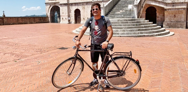 Francesco Accardo ‘taglia’ il traguardo: finisce il tour in bici nel post lockdown