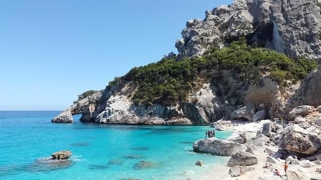 Mare più bello d’Italia: come prenotare l’ingresso alla spiaggia di Cala Goloritzè