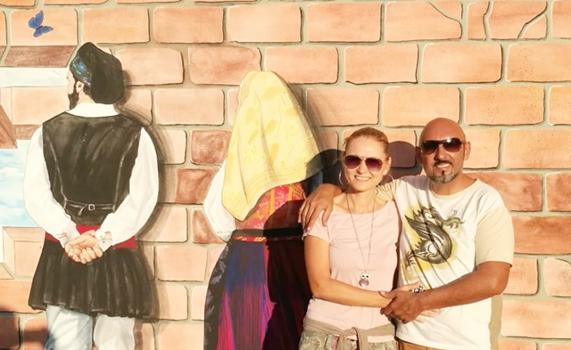 Il murale di Luca Cocco e Agnes Zimmermann ai sestesi: “Il nostro grazie per come ci avete accolto”
