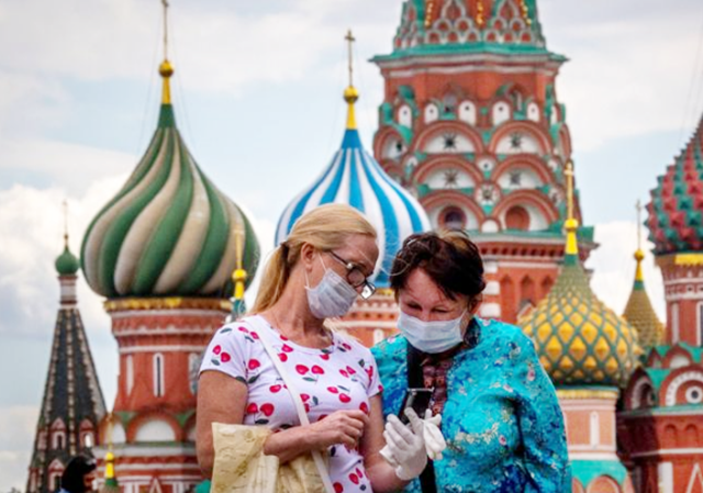Vaccino Coronavirus, la Russia annuncia: “Vaccinazione di massa per ottobre”. Ma è davvero possibile?