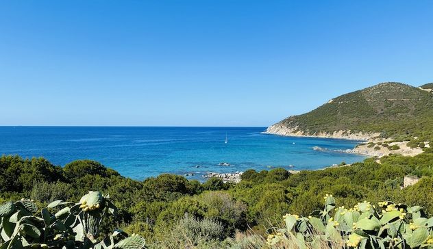Il mare in Sardegna: uno sguardo mille colori