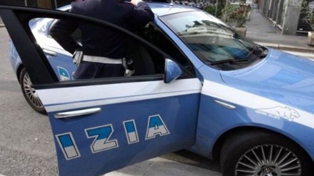 Cagliari. Fugge alla vista degli agenti: 22enne trovato in possesso di sostanze stupefacenti