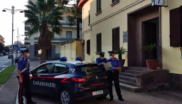 Ladro di auto fermato dai carabinieri dopo un inseguimento