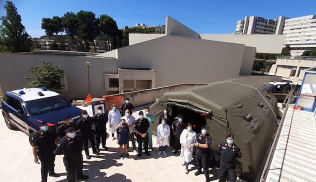 Cagliari, Centro Trasfusionale: i Carabinieri allestiscono una tenda per i donatori