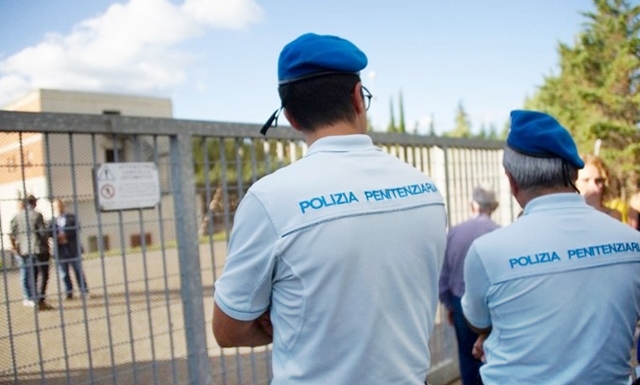 Sette agenti penitenziari positivi in Sardegna. Fais: 