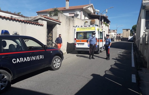 Anziana positiva cade in casa, soccorsa dai carabinieri