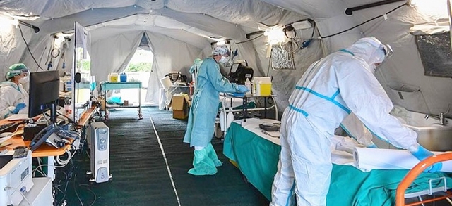 Coronavirus Italia, bollettino odierno 21.994 nuovi casi e 221 morti: 174 mila tamponi