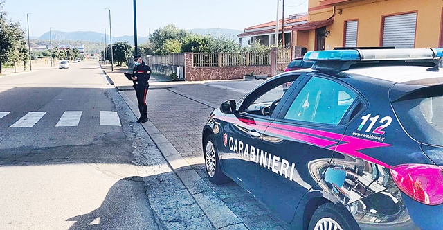Dopo l’incidente stradale, rifiuta l’alcoltest e minaccia i Carabinieri intervenuti: denunciato