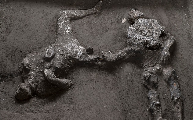Straordinaria scoperta a Pompei: due corpi intatti, 