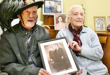 Nonnini centenari, felici e longevi: festeggiano i loro 83 anni di matrimonio insieme