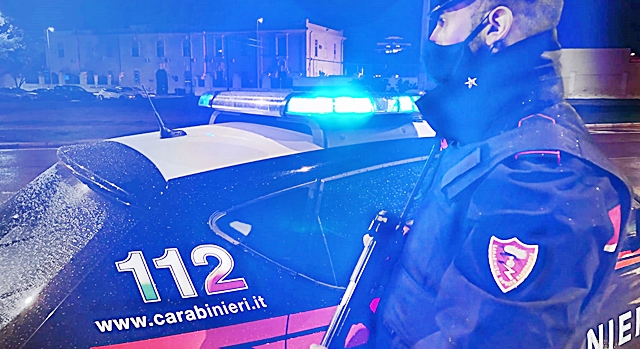 Piazza Del Carmine, crocevia costante dello spaccio di droga: i Carabinieri fermano due persone