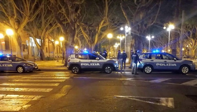 Controlli della polizia in piazza del Carmine, 13 cittadini stranieri privi di permesso di soggiorno