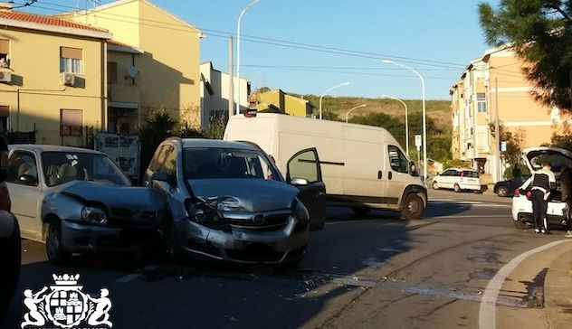 Cagliari. Incidente a Is Mirrionis, due donne in ospedale