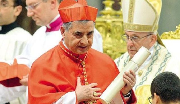 Papa Francesco concelebra con il cardinale Giovanni Angelo Becciu
