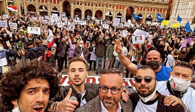 Centro di Roma blindato per la manifestazione organizzata dal movimento 'Io Apro'