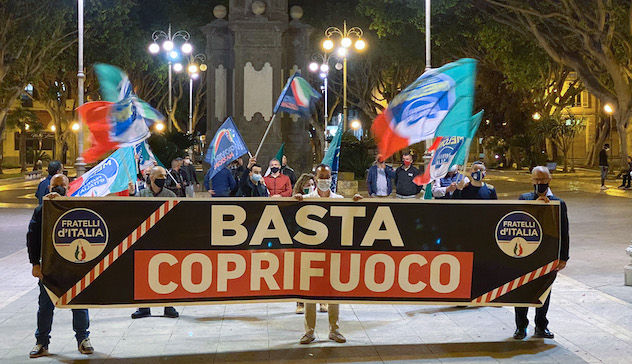 Fratelli d'Italia, flash-mob a Cagliari per dire basta al coprifuoco
