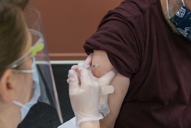 Vaccini: in Sardegna recuperati 5mila over 60 in sette giorni 