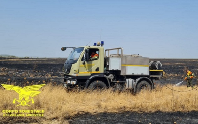 Sei incendi in Sardegna nella giornata di oggi, a Samugheo un elicottero