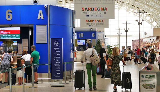 Covid. Rientro in Lombardia da Sardegna e Sicilia: tutti negativi i tamponi effettuati ai passeggeri