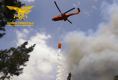 Sei incendi oggi in Sardegna, a Silanus interviene elicottero