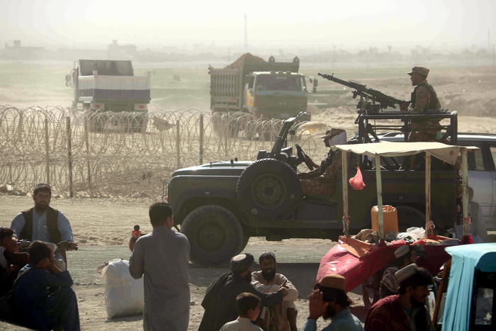 I talebani sparano per disperdere una protesta a Kabul