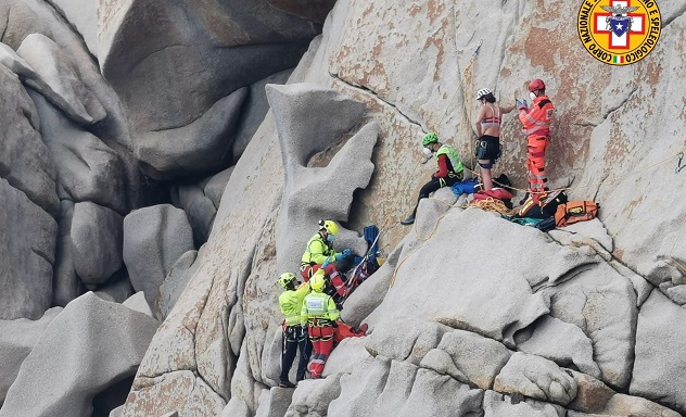 Climber precipita nel vuoto a Cala Spinosa: interviene l'elisoccorso