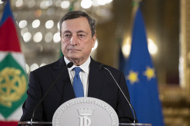 Draghi: “Contatti con talebani per risolvere crisi, ma è presto per riconoscerli”