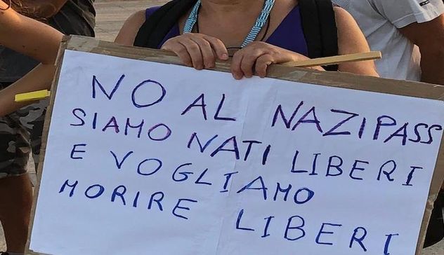 Quasi 10mila no pass in strada a Milano: tensioni con la polizia