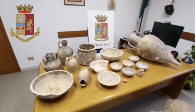 Scoperto e denunciato dalla Polizia collezionista di beni archeologici