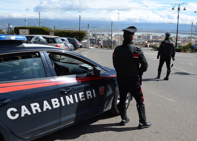 Cagliari. Chiama carabinieri minacciando il suicidio: i militari lo salvano