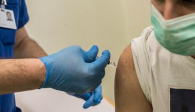 Terza dose vaccino over 18 dal 1° dicembre, cosa dice la circolare