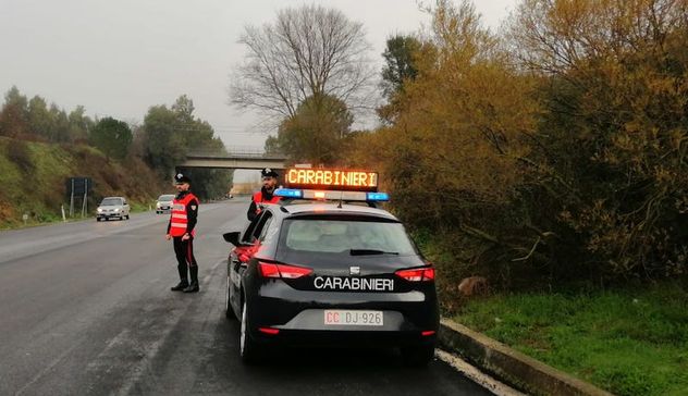 Ruba un'auto, ma viene bloccato dai Carabinieri: in manette un 42enne di Orgosolo