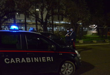 Cagliari. Punta un coltello contro un giovane: arrestato 19enne