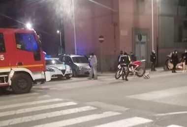 In moto contro un'auto a Cagliari: grave un 16enne 