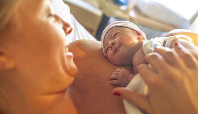 L’ospedale consegna la neonata sbagliata ai genitori, denunciato