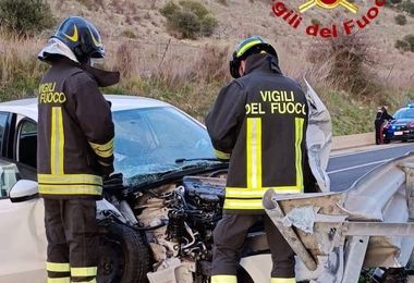 Incidente stradale lungo la strada statale 131bis Ittiri-Alghero