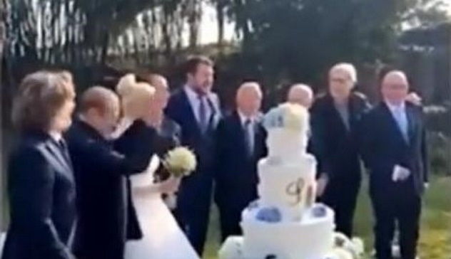 Berlusconi invita Salvini al suo matrimonio: “Lui è sincero, per questo lo ammiro e gli voglio bene”