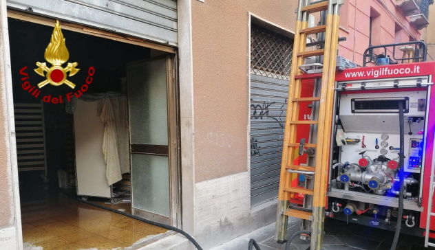 Cagliari. Panificio va a fuoco, intervento immediato dei Vigili del Fuoco