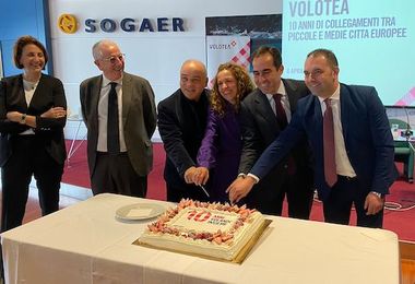Volotea festeggia i 10 anni in Sardegna. A breve in vendita i biglietti per i voli dopo il 14 maggio 