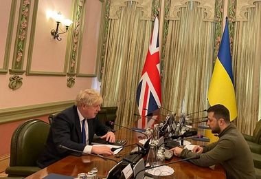 Boris Johnson a Kiev con Zelensky