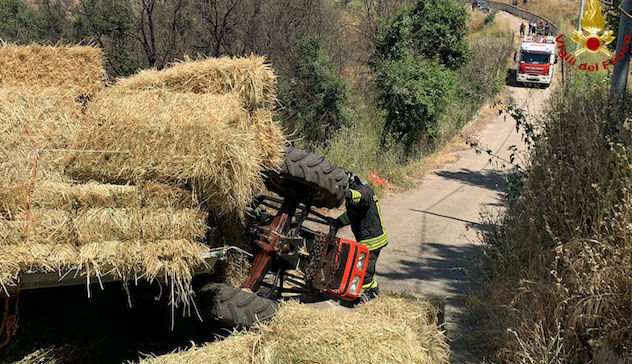 Incidente sul lavoro a Sennariolo: trattore si ribalta