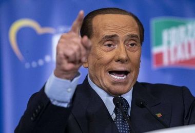 Berlusconi rompe il silenzio elettorale e attacca i giudici