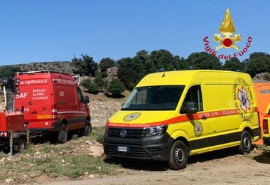 A Urzulei proseguono senza sosta le operazioni di soccorso e recupero dello speleologo rimasto bloccato nella grotta“S’Edera”