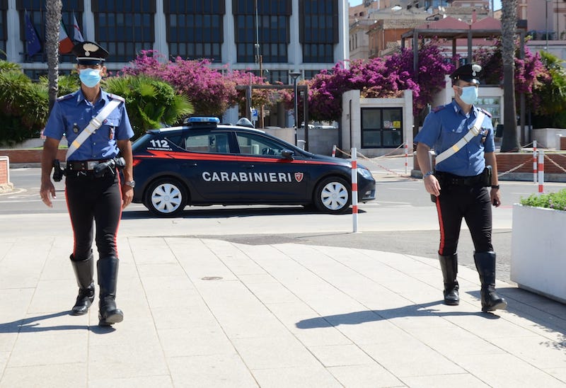 Cagliari. Ventiduenne violenta due donne, di 48 e 64 anni