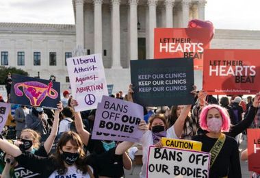La Corte suprema degli Usa abolisce la sentenza sul diritto all’aborto